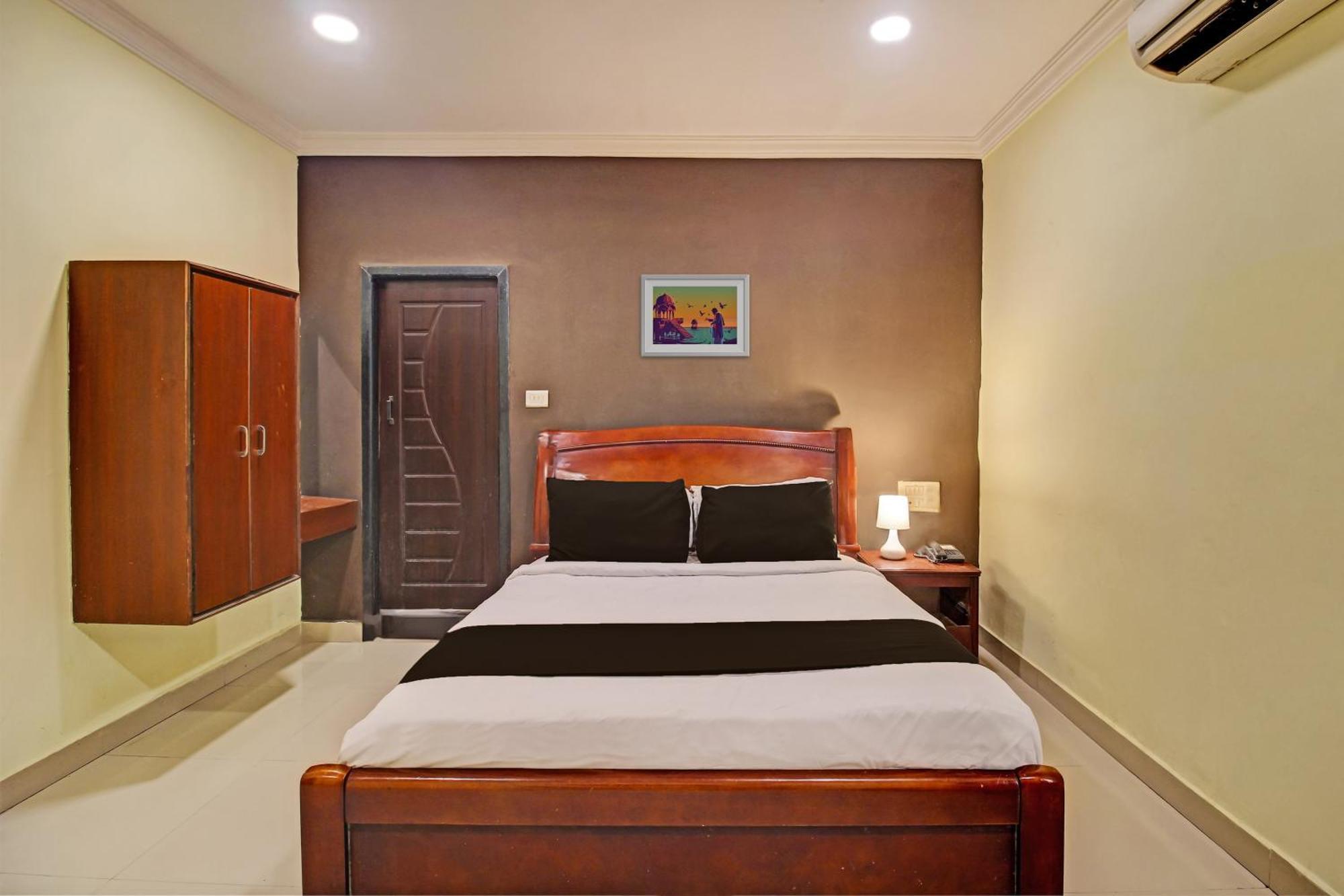 Hotel O Ruma Near Nampally Railway Station Hyderabad Ngoại thất bức ảnh