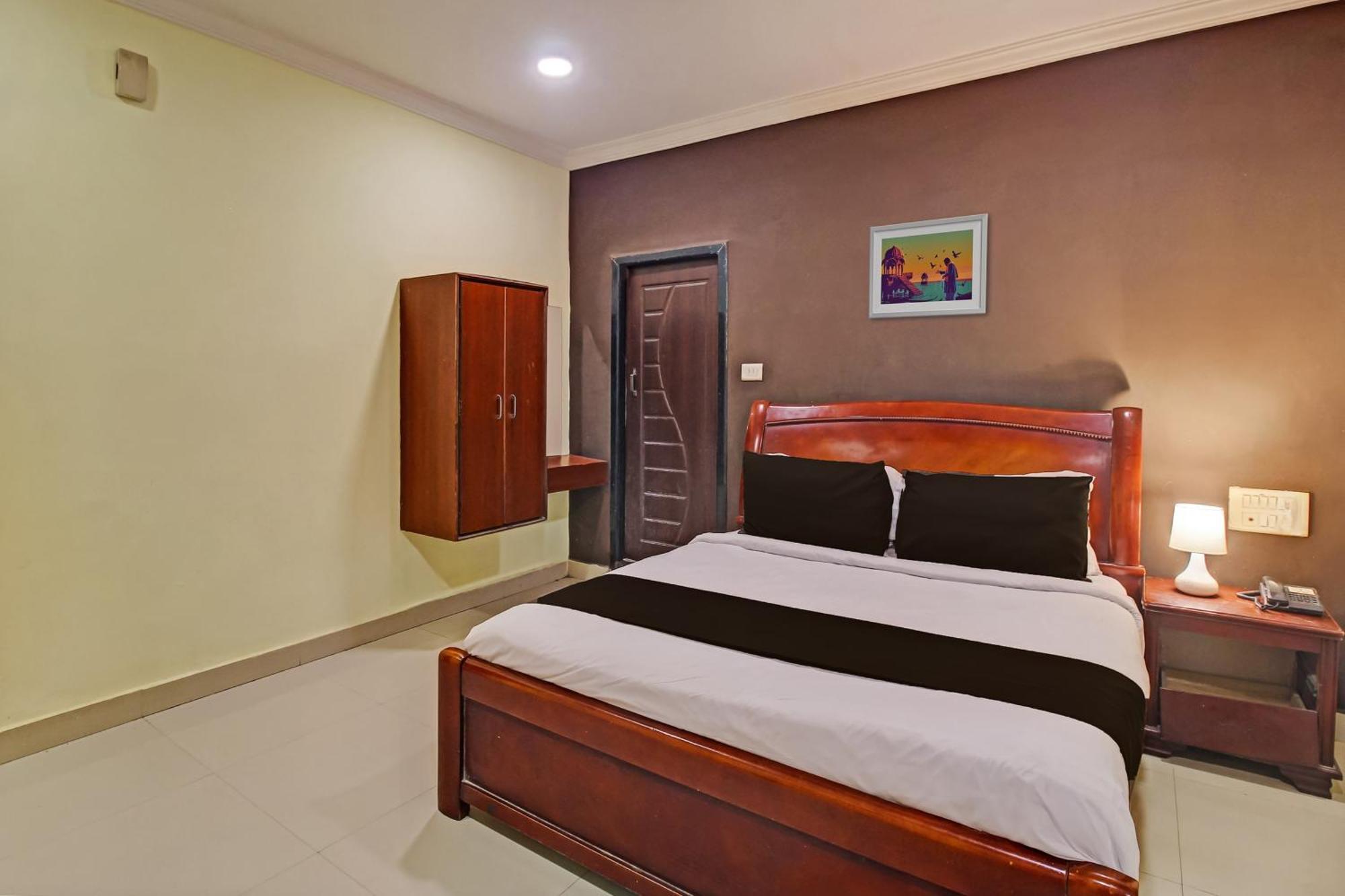 Hotel O Ruma Near Nampally Railway Station Hyderabad Ngoại thất bức ảnh