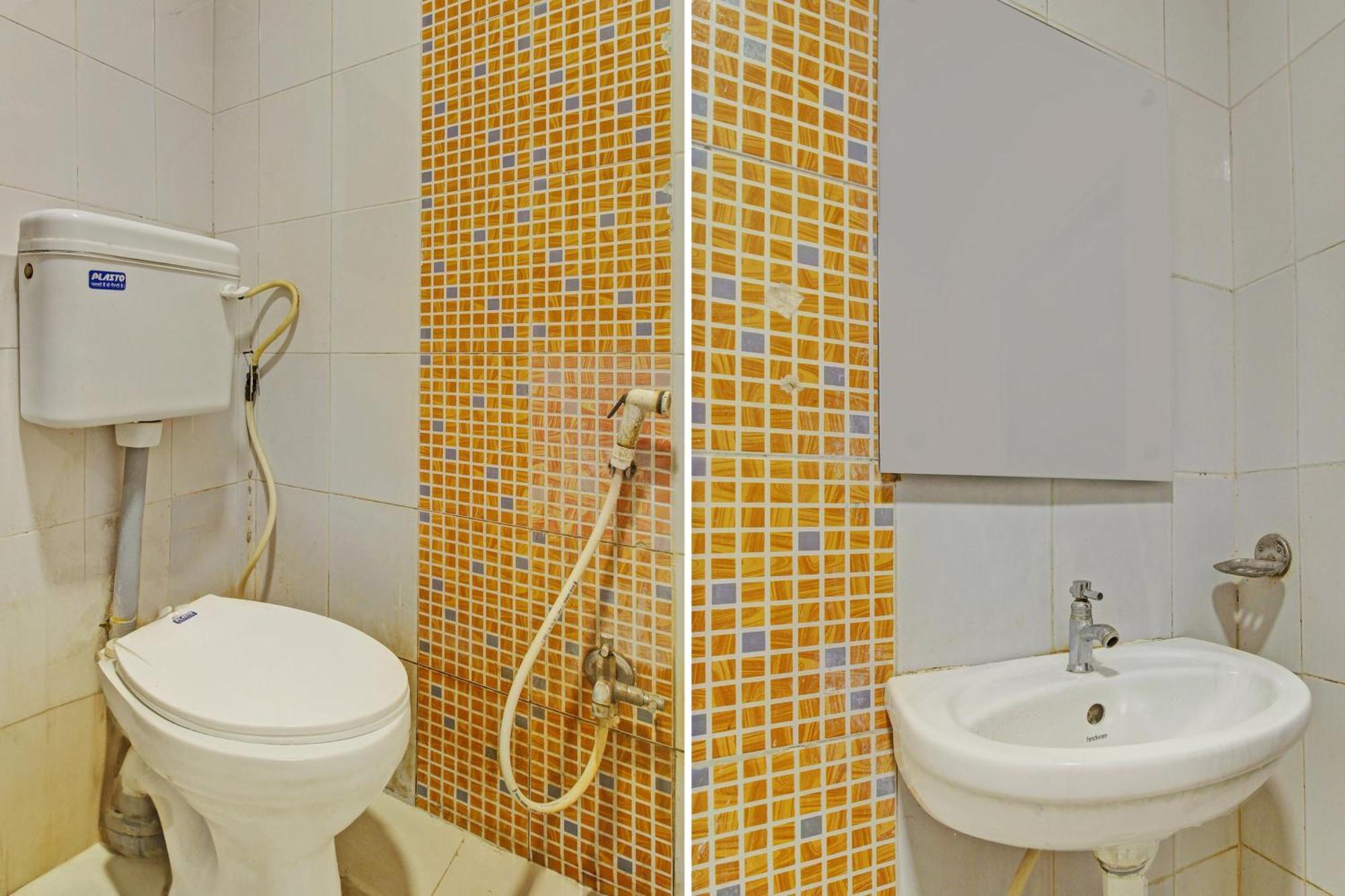 Hotel O Ruma Near Nampally Railway Station Hyderabad Ngoại thất bức ảnh