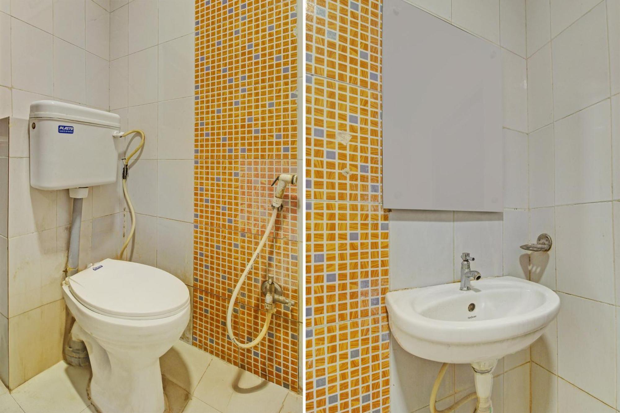 Hotel O Ruma Near Nampally Railway Station Hyderabad Ngoại thất bức ảnh
